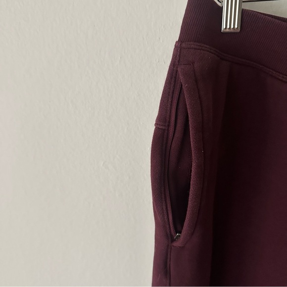 Lululemon Cropped Sweatpants in Burgundy XL - Picture 7 of 11